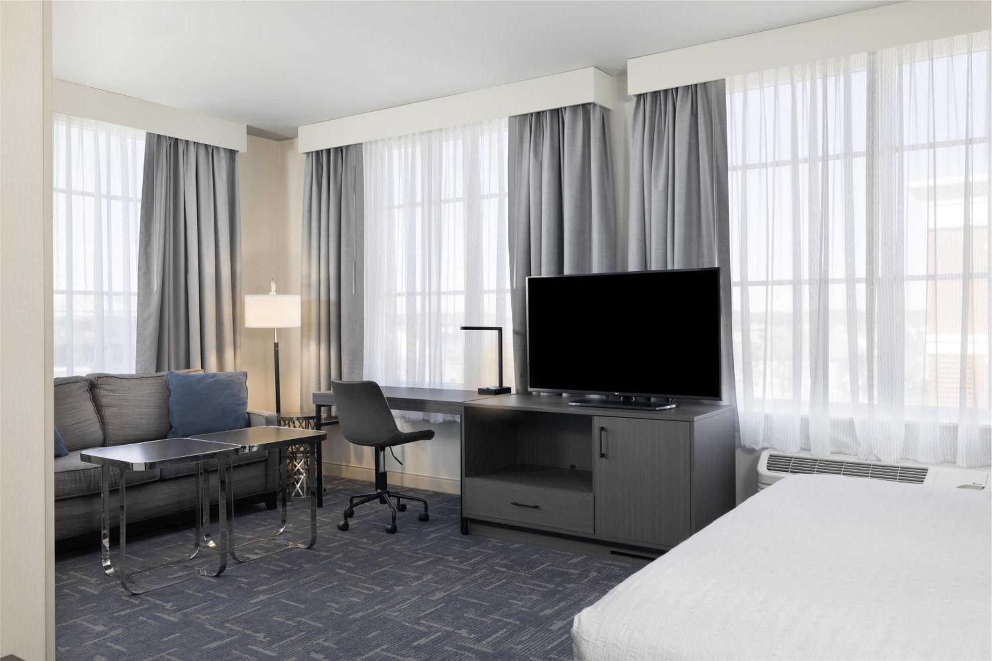 Hampton Inn & Suites Portsmouth Downtown Esterno foto