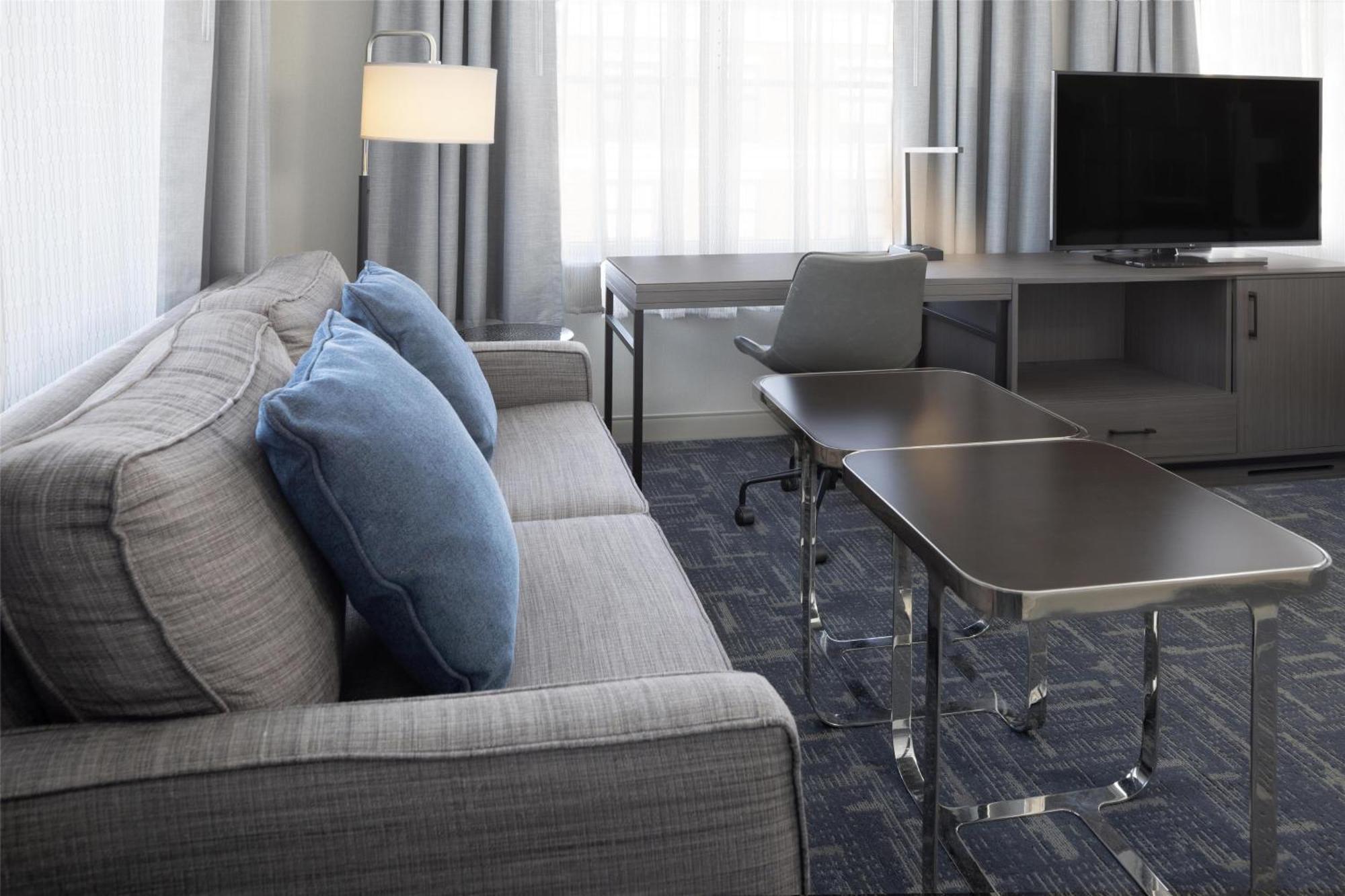 Hampton Inn & Suites Portsmouth Downtown Esterno foto
