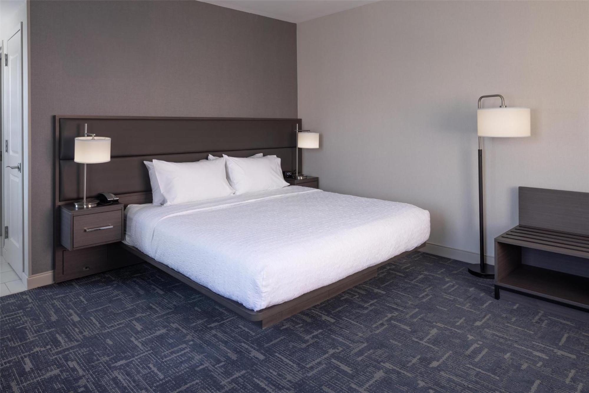 Hampton Inn & Suites Portsmouth Downtown Esterno foto